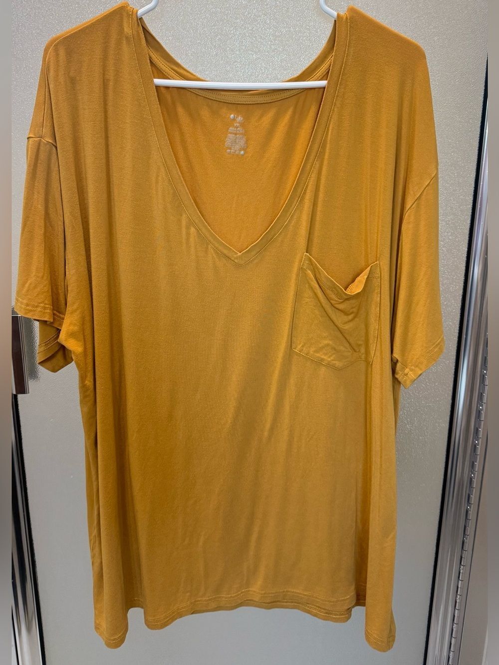 Kyte Living Marigold Bamboo women’s  V-Neck Pocket Tee XXL